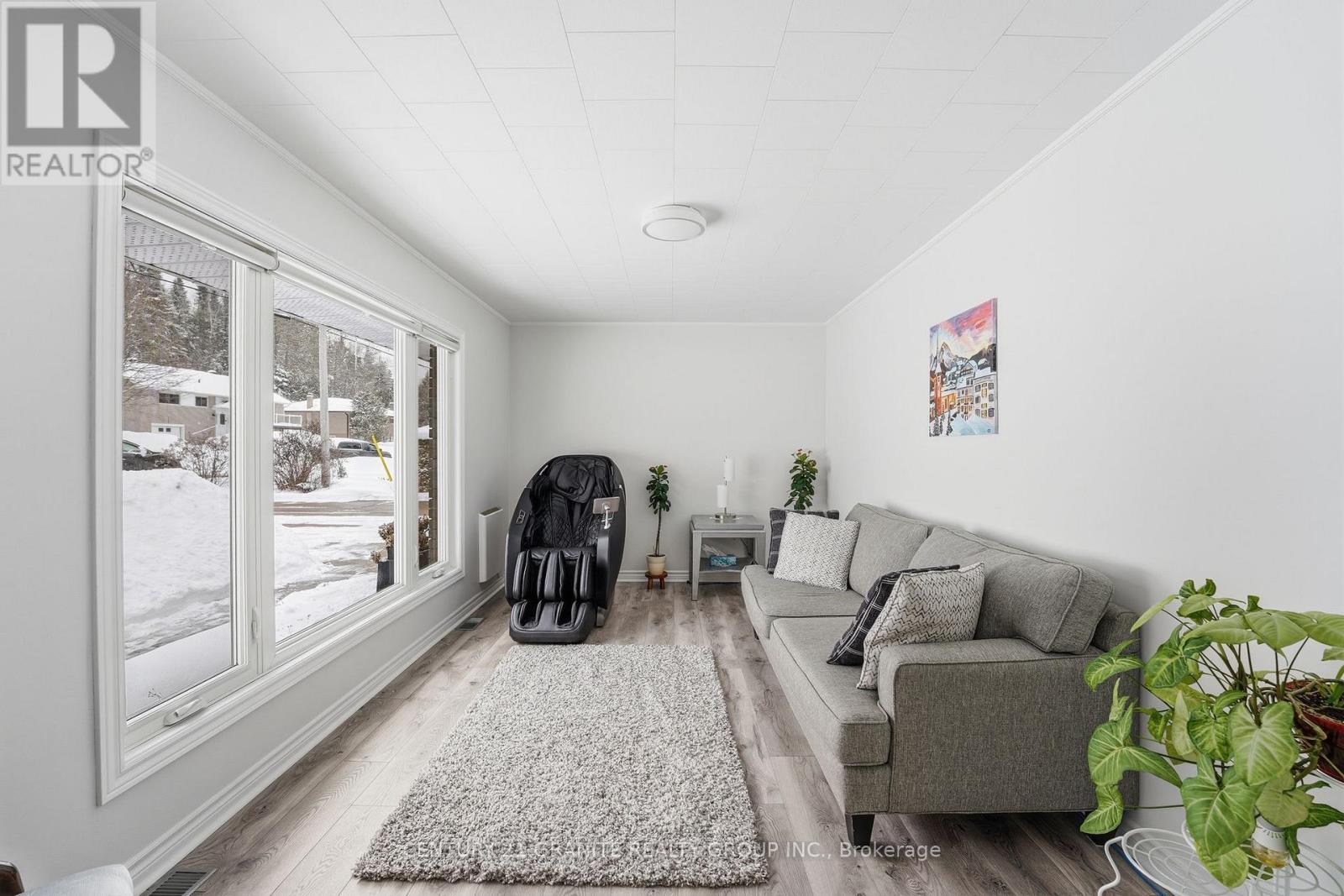 12 FOREST HILL ROAD - 21