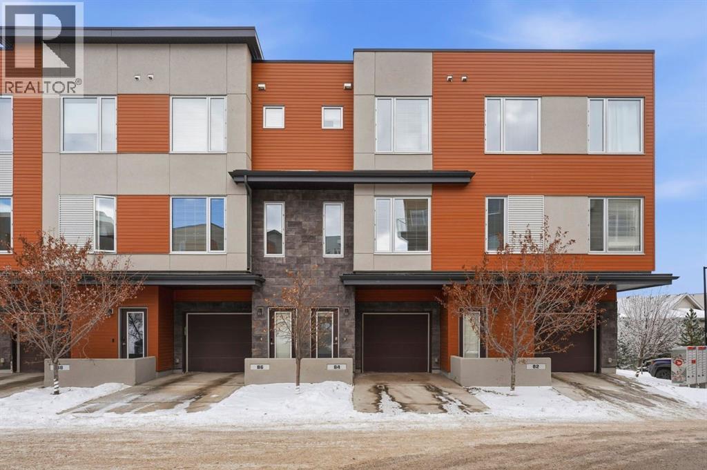 Single Family House for Sale in  Shawnee Common SW Shawnee Slopes Calgary 
