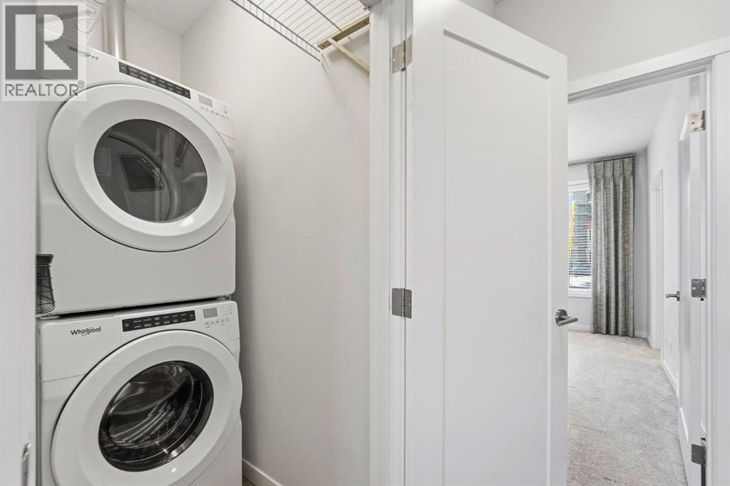 Single Family House for Sale in  Shawnee Common SW Shawnee Slopes Calgary 