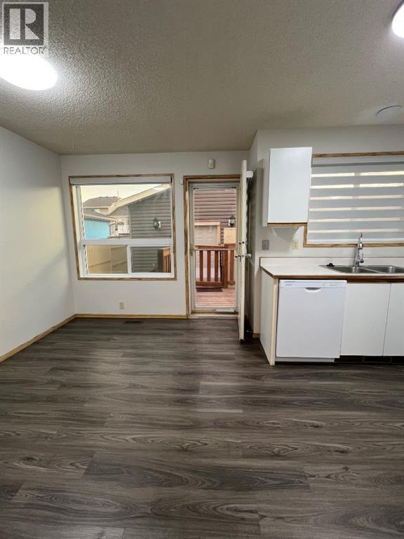 Single Family House for Sale in  Martinwood Road NE Martindale Calgary 