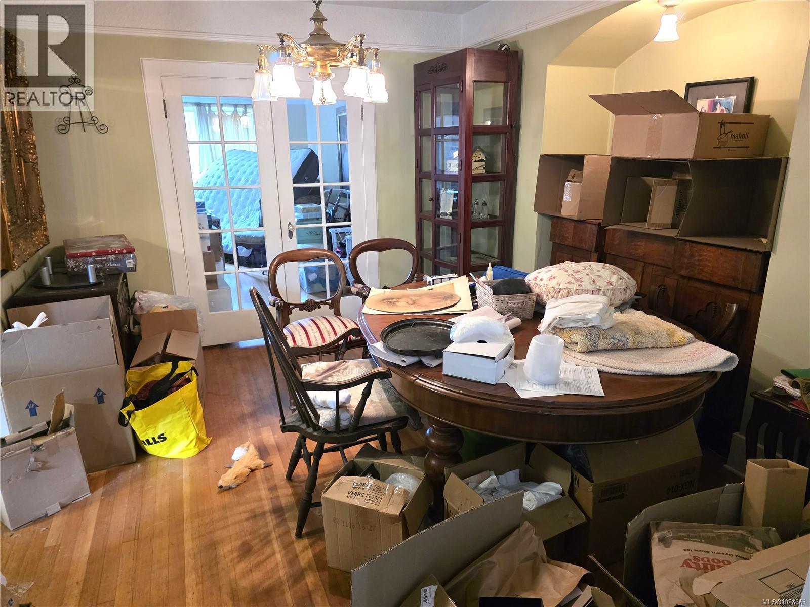 3039 5th Ave - 4