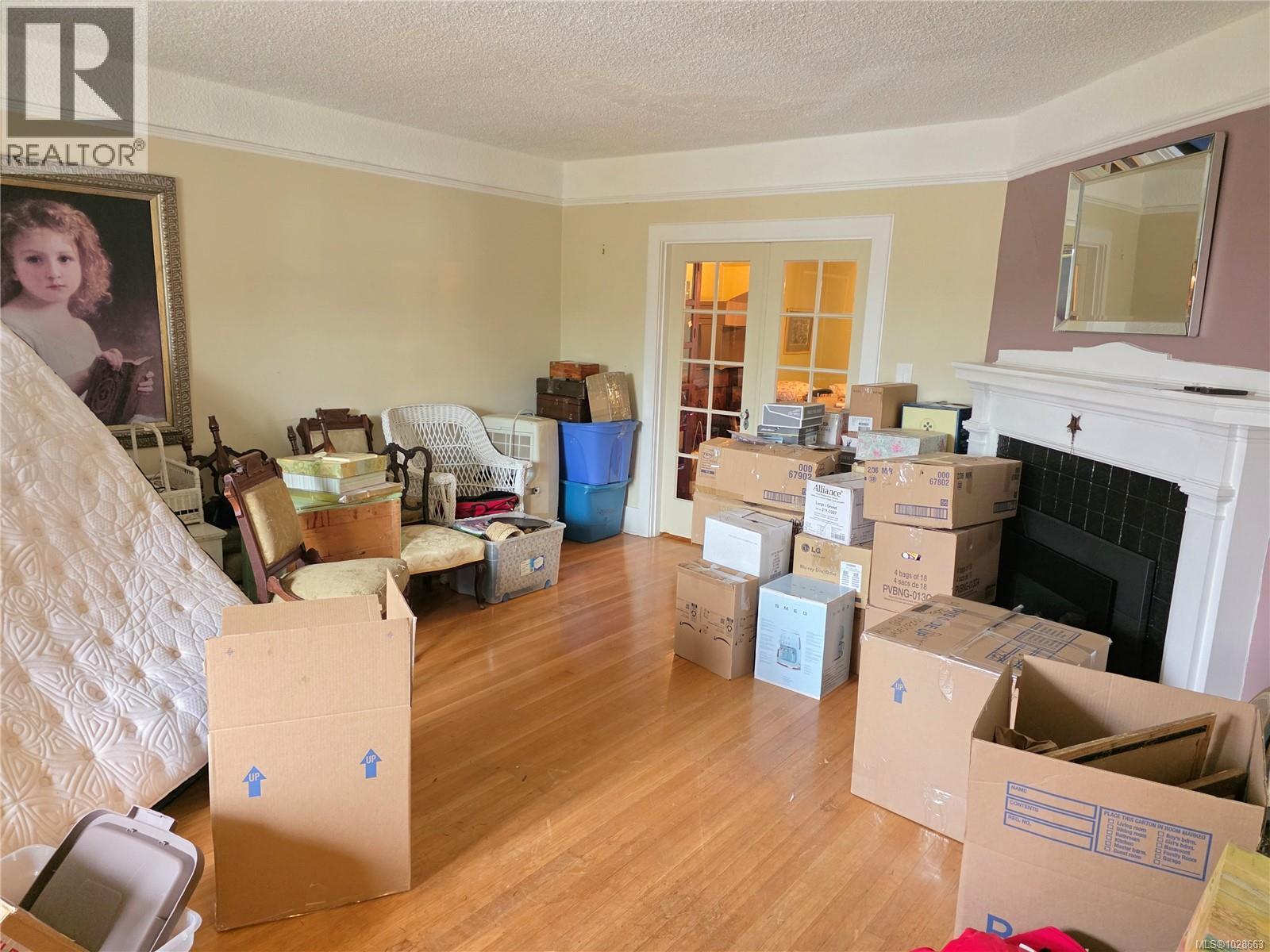 3039 5th Ave - 3