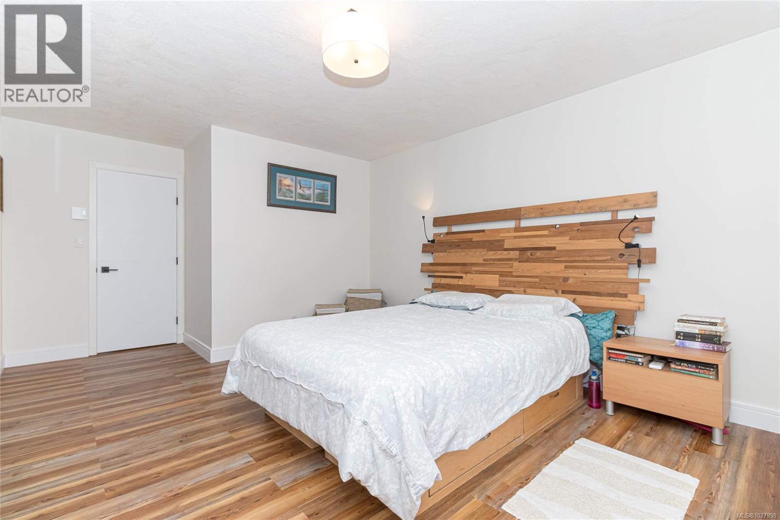 #14 5110 Cordova Bay Rd - 20