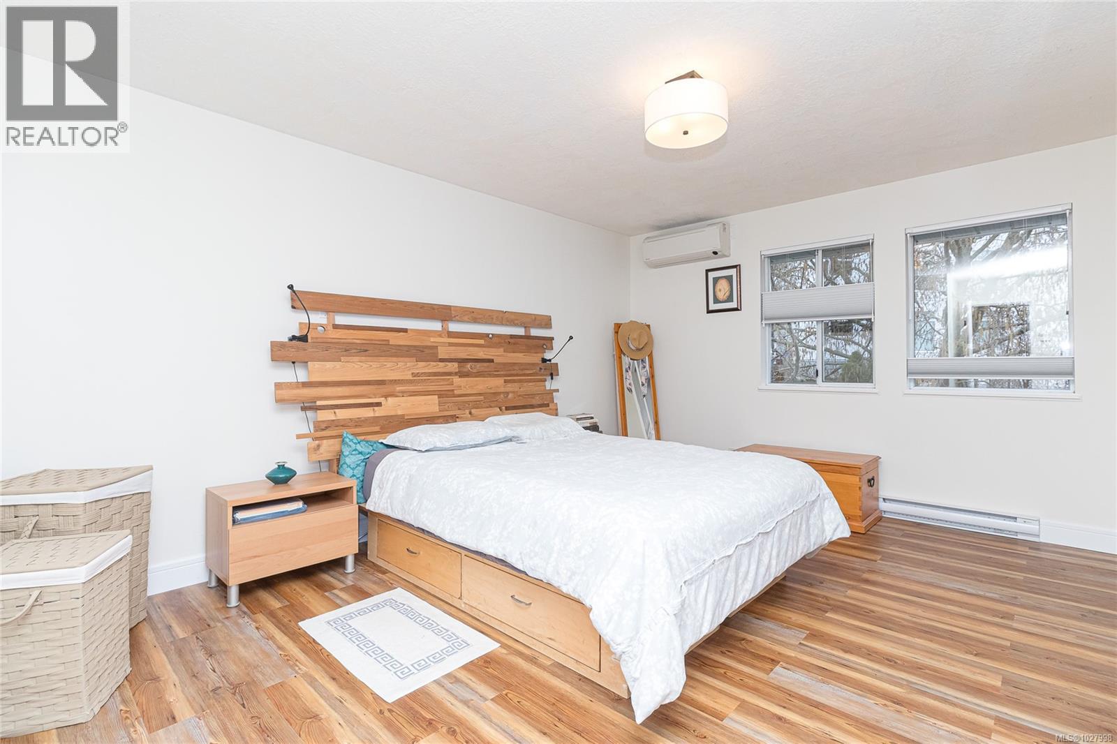 #14 5110 CORDOVA BAY RD - 19