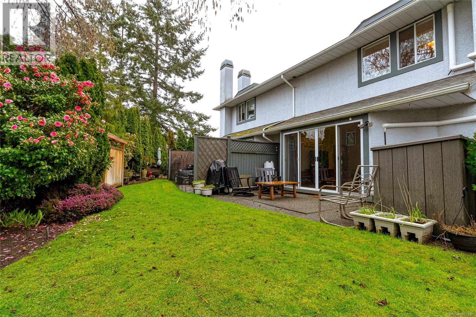 #14 5110 Cordova Bay Rd - 29