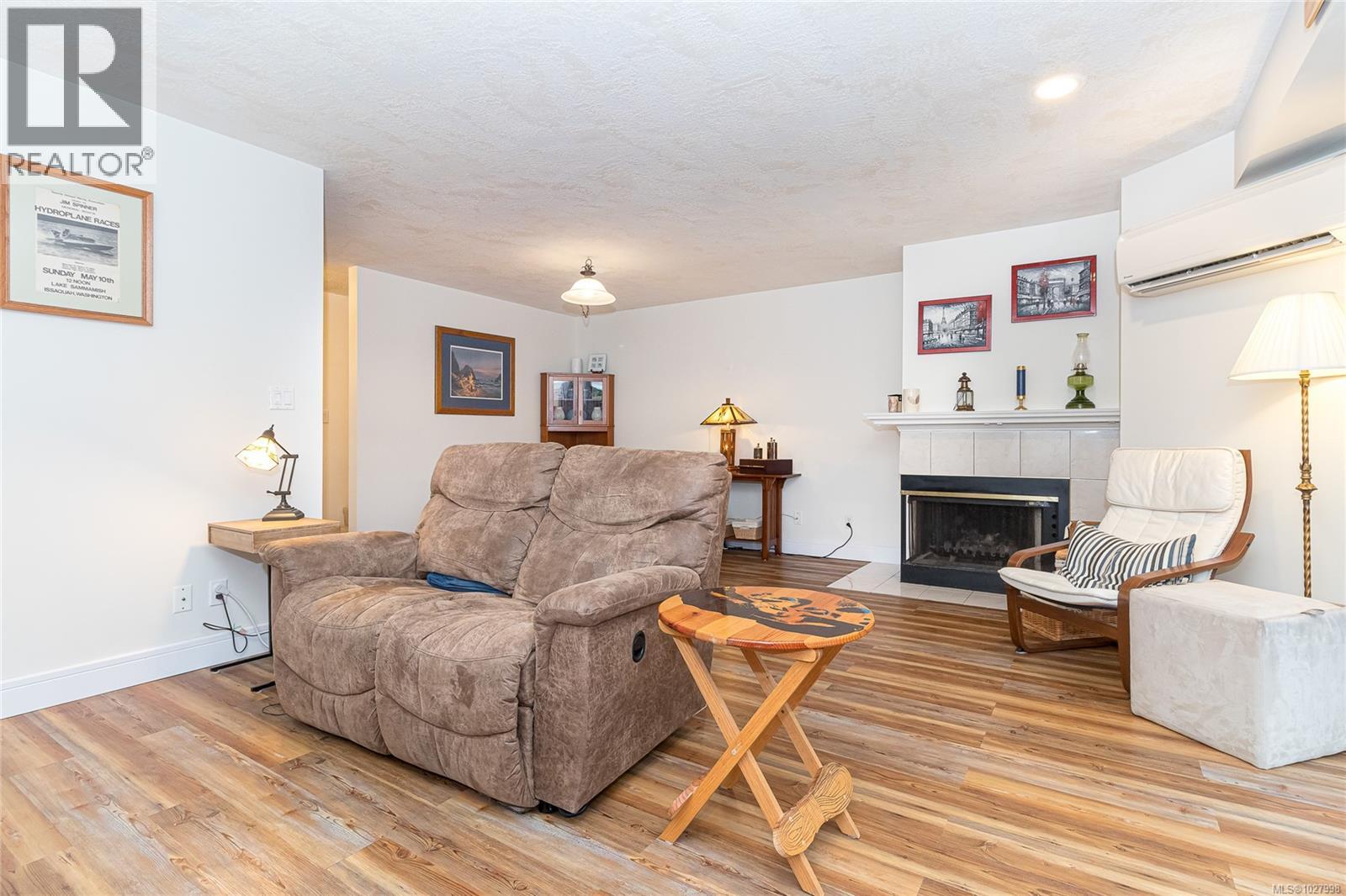 #14 5110 CORDOVA BAY RD - 6