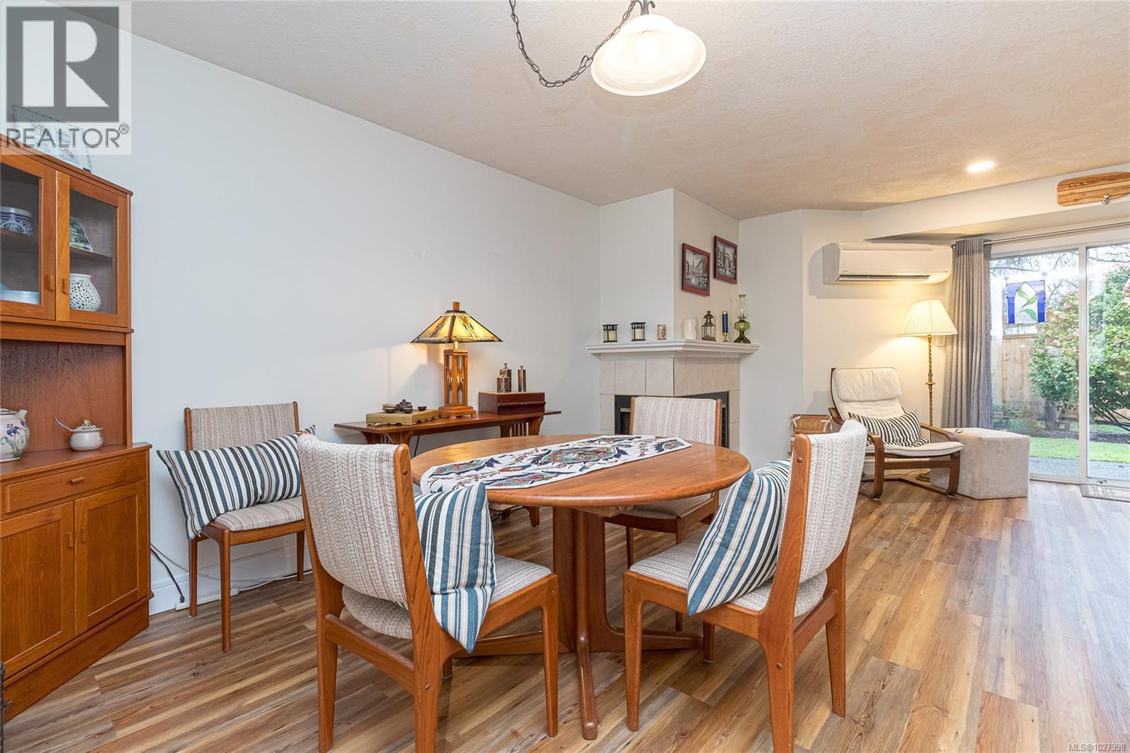 #14 5110 CORDOVA BAY RD - 12