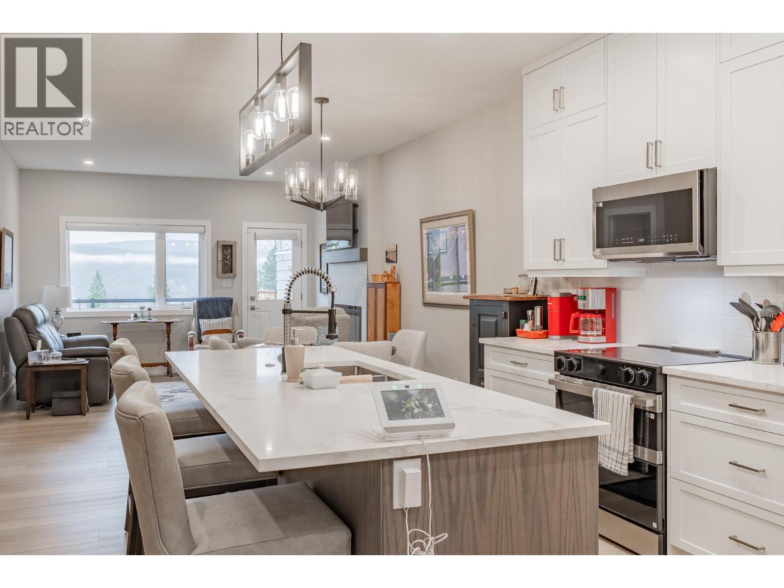 4820 Ridge Road Unit# 2, Radium Hot Springs