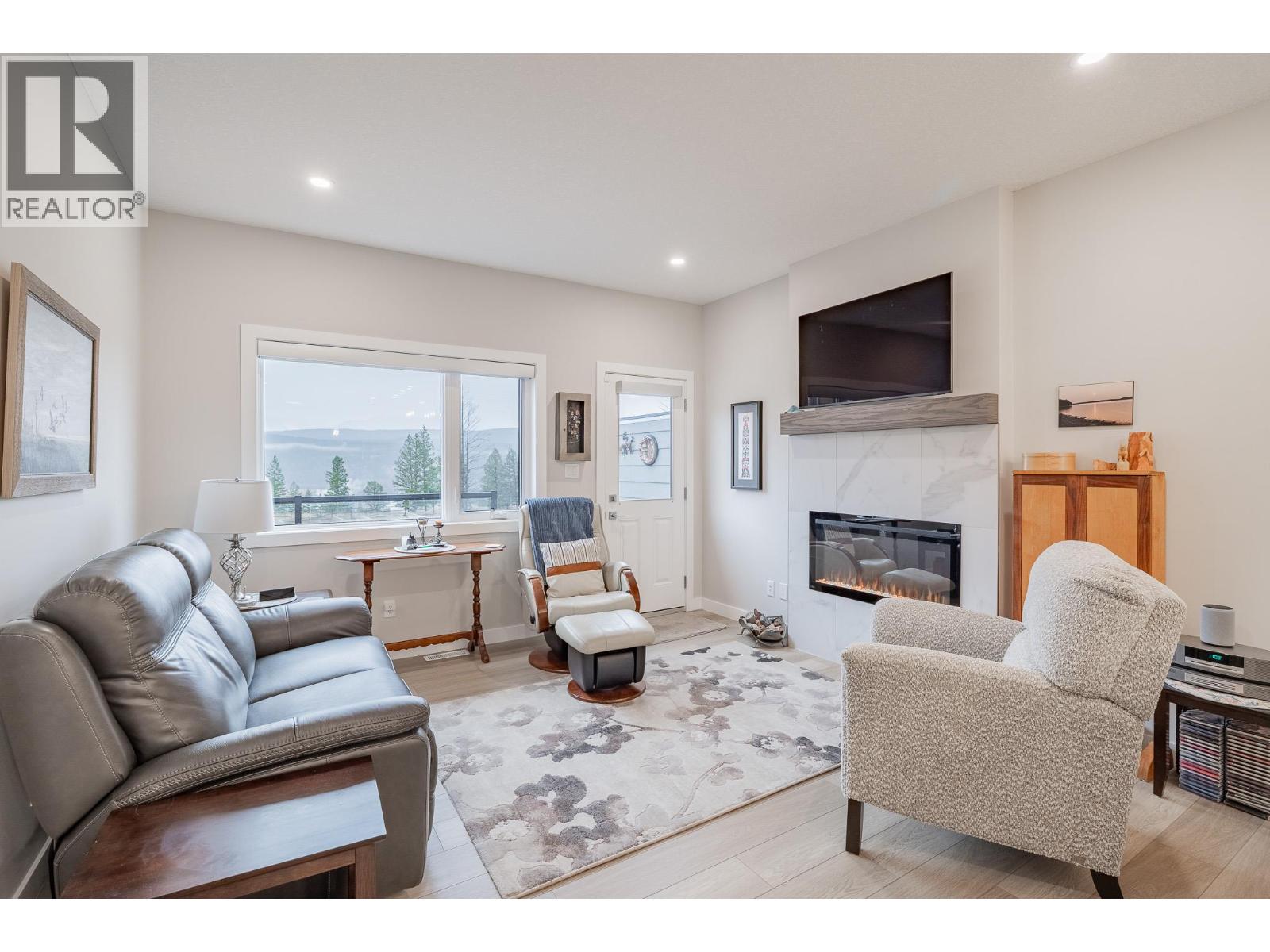 4820 Ridge Road Unit# 2, Radium Hot Springs