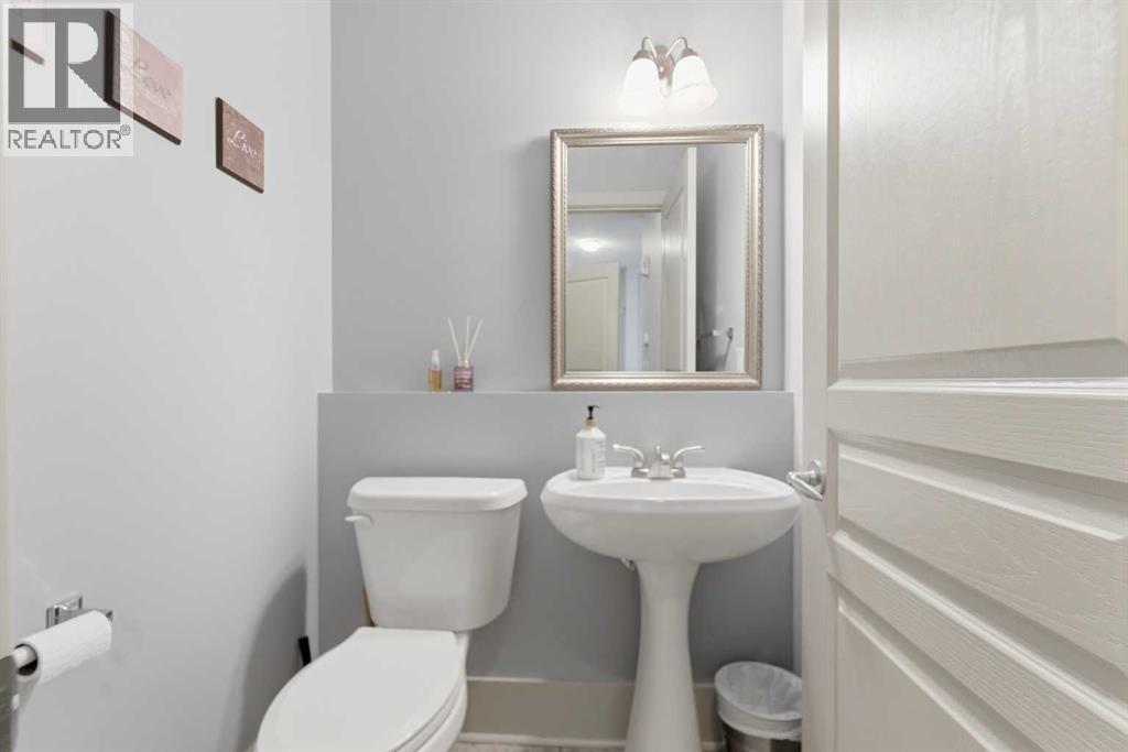 Single Family House for Sale in  Cougartown Circle SW Cougar Ridge Calgary 