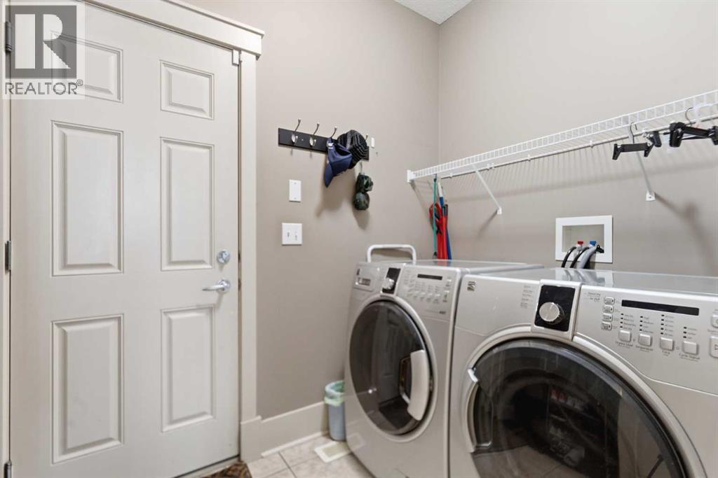 Single Family House for Sale in  Cougartown Circle SW Cougar Ridge Calgary 