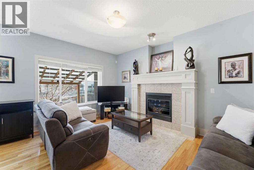 Single Family House for Sale in  Cougartown Circle SW Cougar Ridge Calgary 