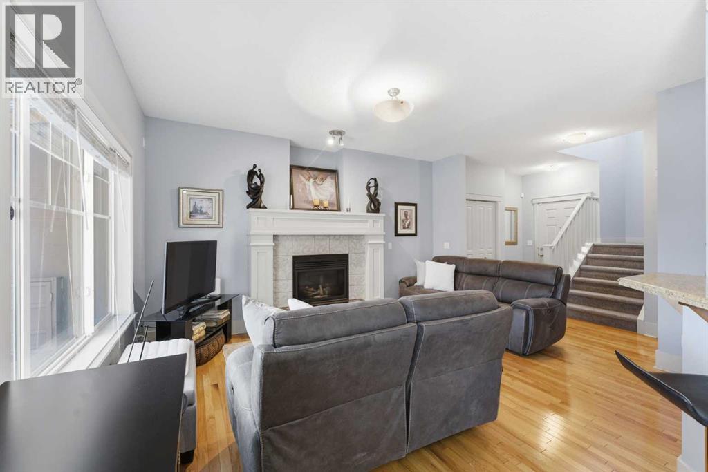 Single Family House for Sale in  Cougartown Circle SW Cougar Ridge Calgary 