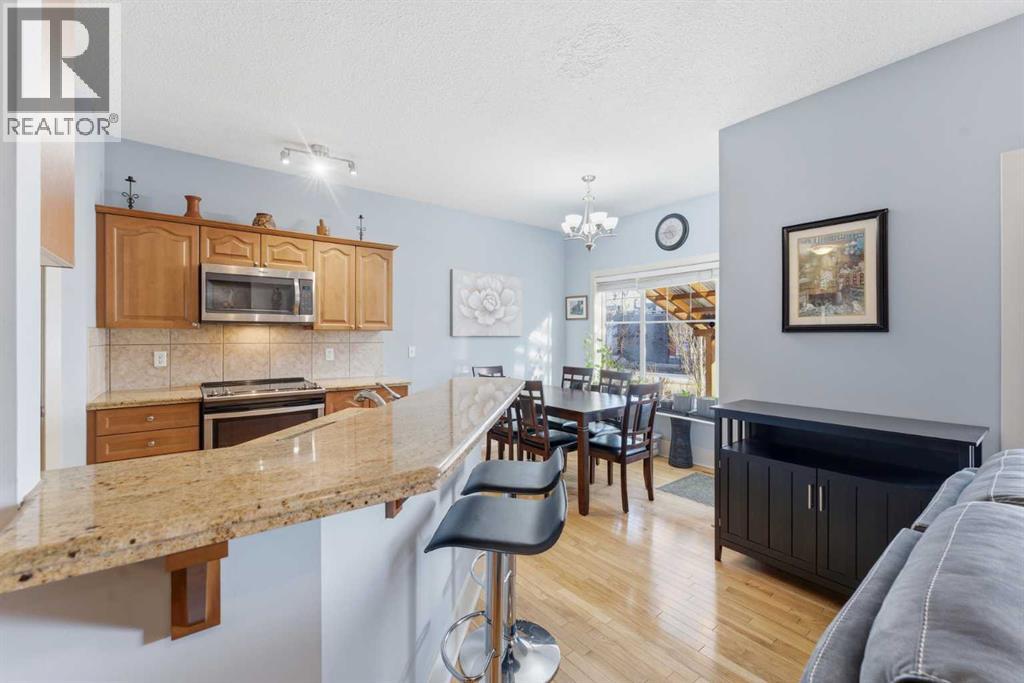 Single Family House for Sale in  Cougartown Circle SW Cougar Ridge Calgary 