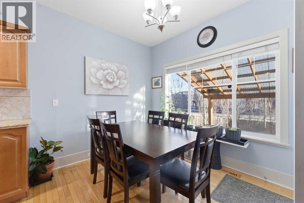 Single Family House for Sale in  Cougartown Circle SW Cougar Ridge Calgary 