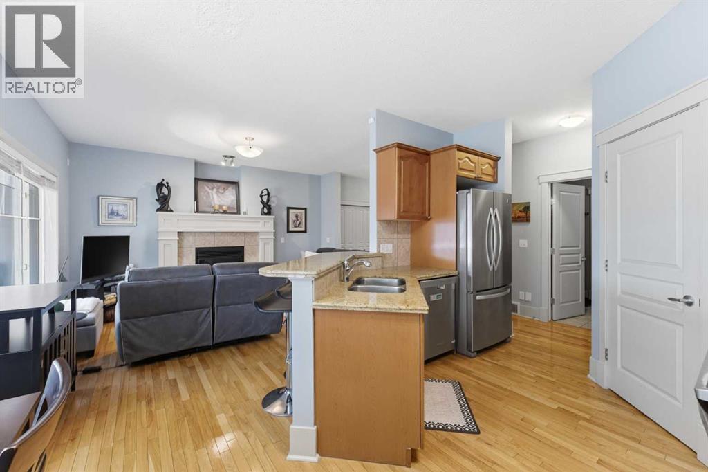 Single Family House for Sale in  Cougartown Circle SW Cougar Ridge Calgary 