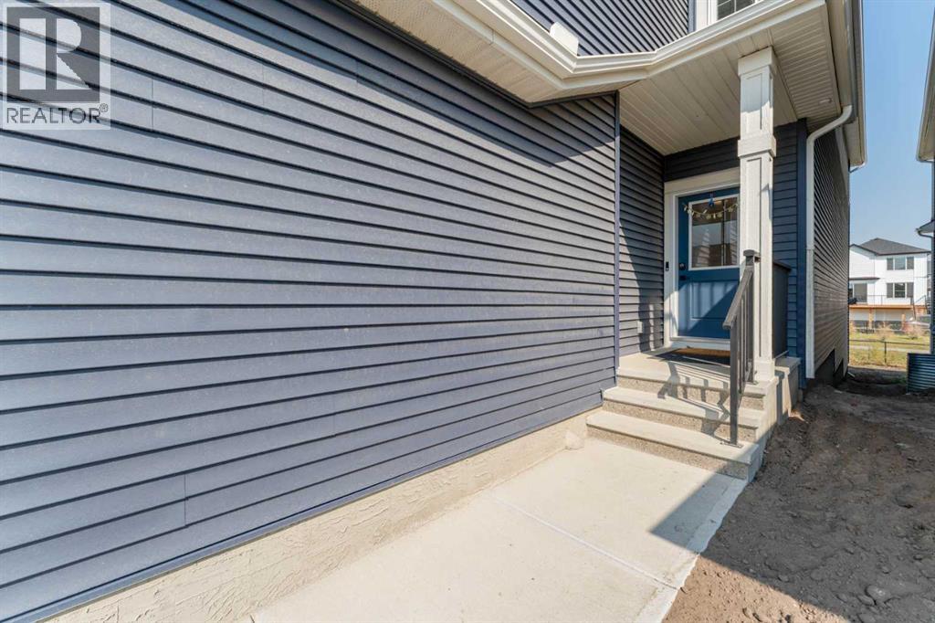 Single Family House for Sale in  Lewiston Drive NE Lewisburg Calgary 