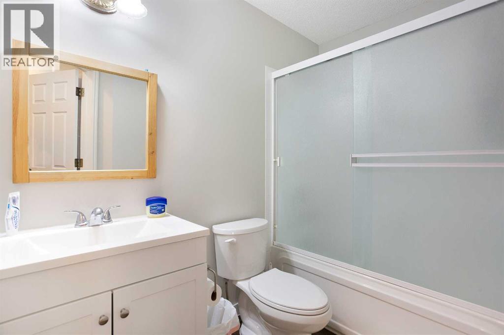 Single Family House for Sale in    Avenue SW Downtown Commercial Core Calgary 