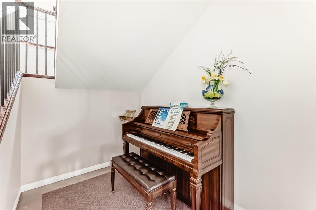 Single Family House for Sale in   Dalhousie Drive NW Dalhousie Calgary 