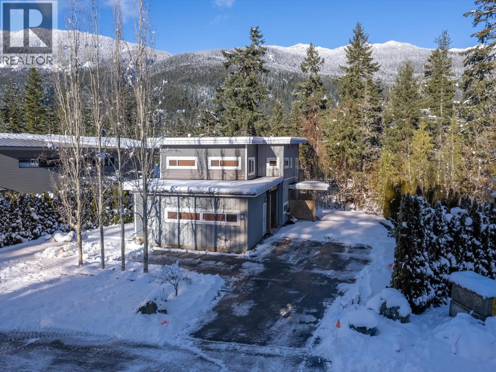 1087 MADELEY PLACE, Whistler