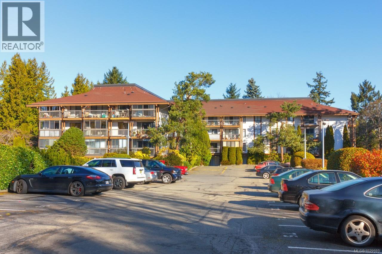 310 1009 McKenzie Avenue, Saanich