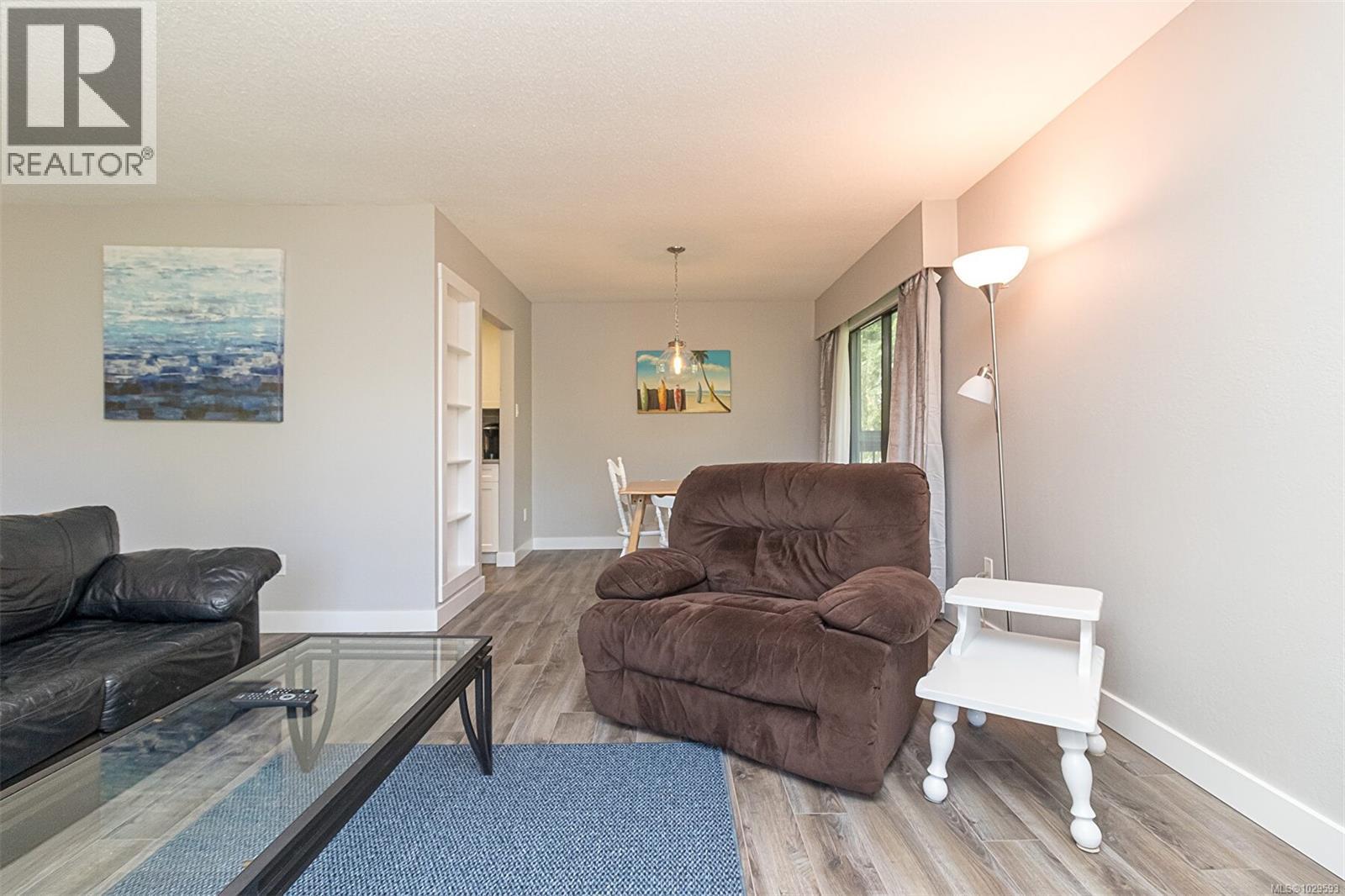 310 1009 McKenzie Avenue, Saanich