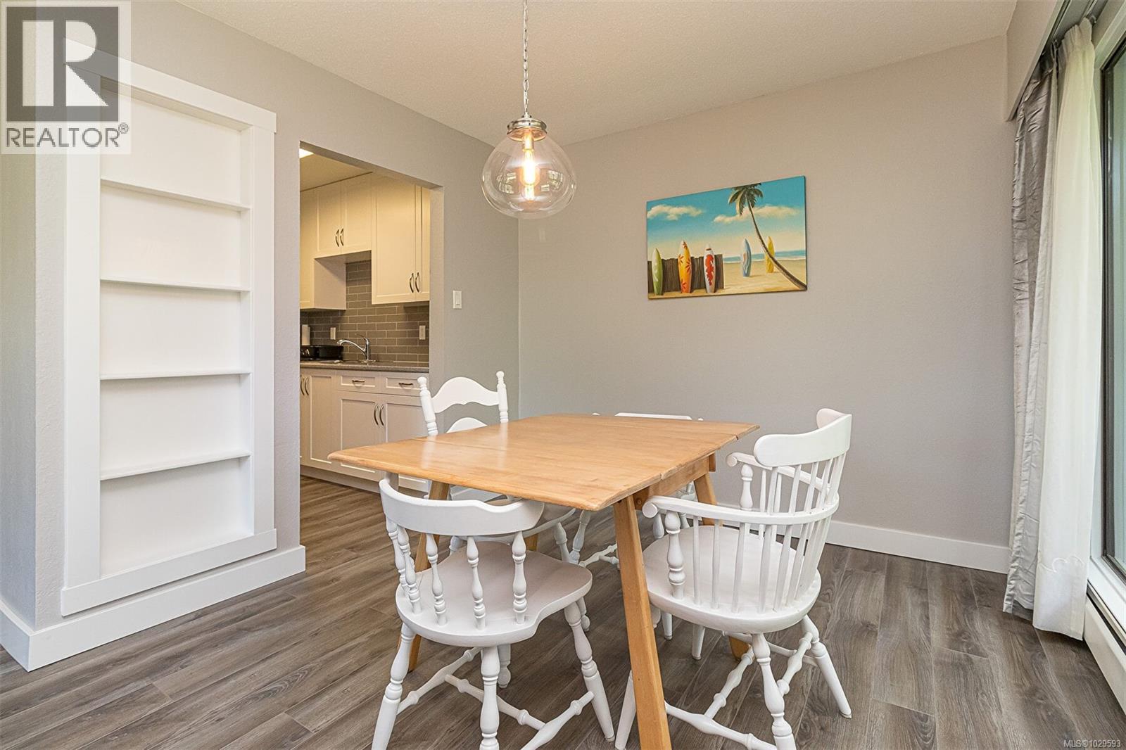 310 1009 McKenzie Avenue, Saanich