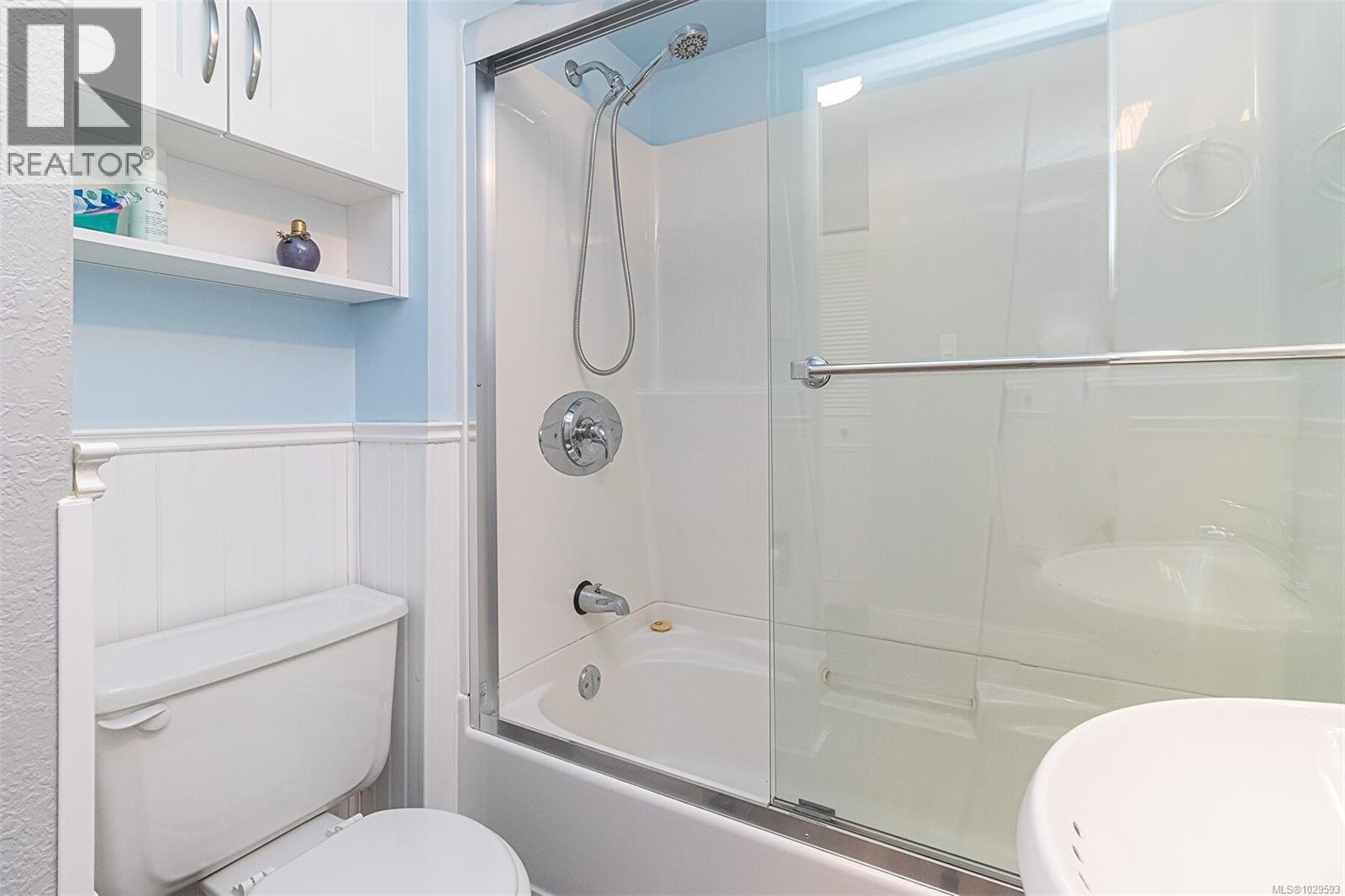 310 1009 McKenzie Avenue, Saanich