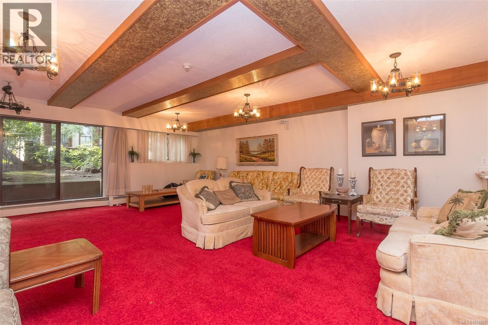 310 1009 McKenzie Avenue, Saanich