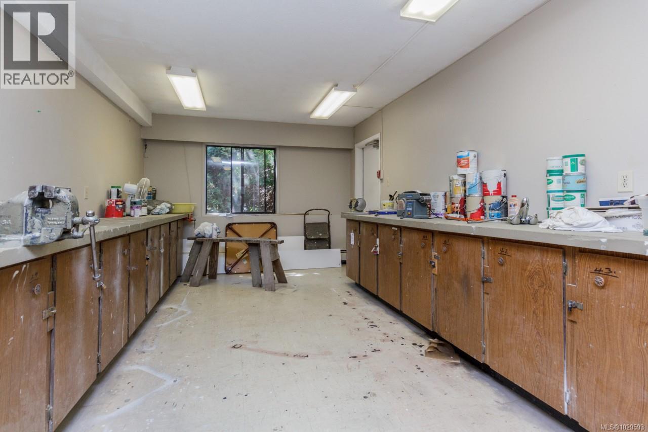 310 1009 McKenzie Avenue, Saanich