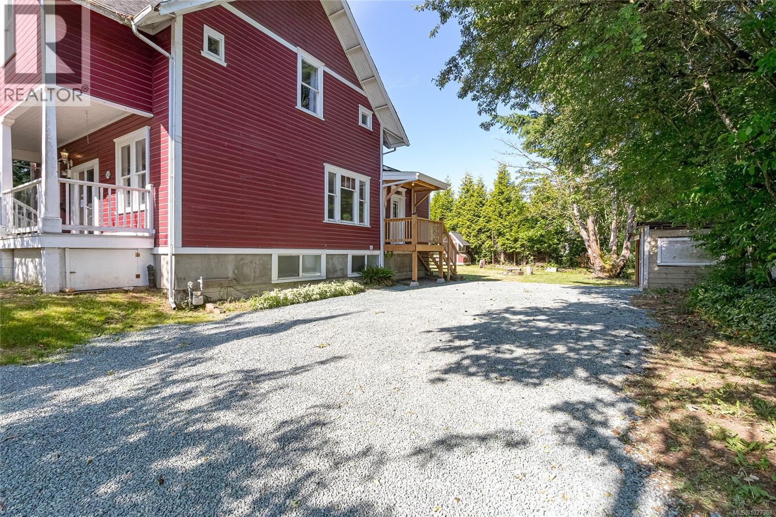 1421 CRANBERRY AVE - 8