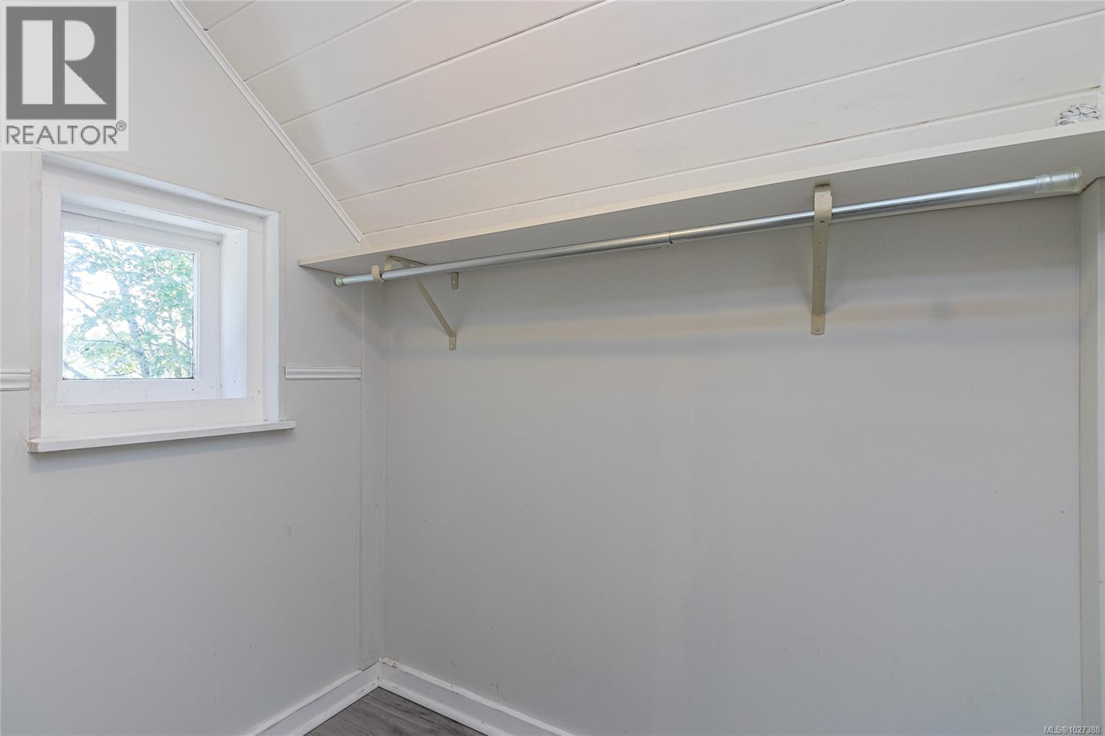 1421 CRANBERRY AVE - 40