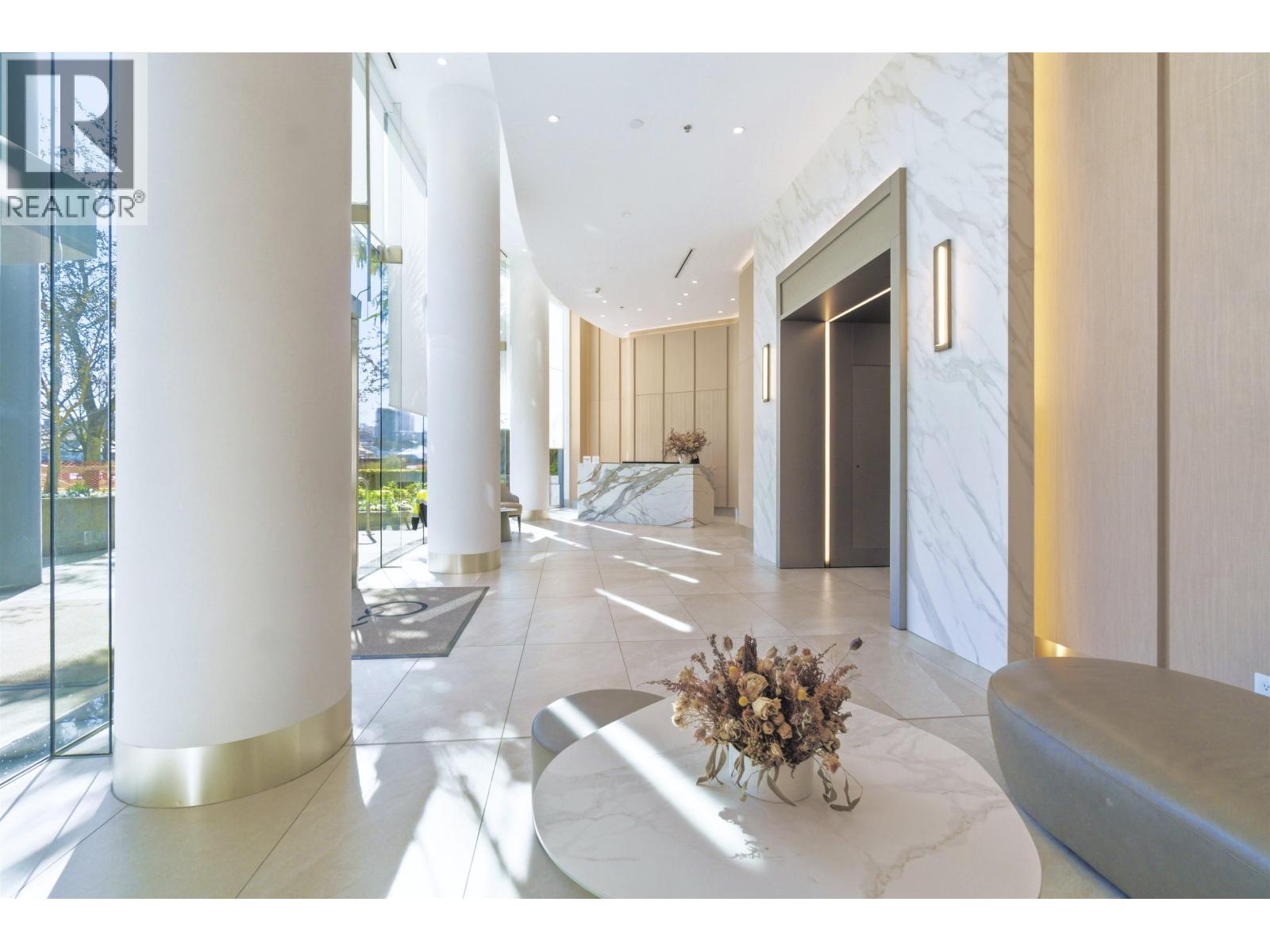 3608 1033 MARINASIDE Crescent - photo 2