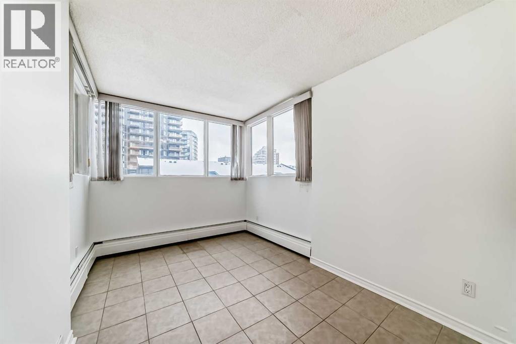 Single Family House for Sale in    Avenue SW Eau Claire Calgary 