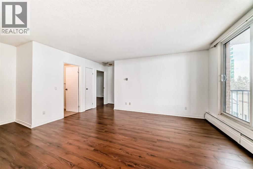 Single Family House for Sale in    Avenue SW Eau Claire Calgary 