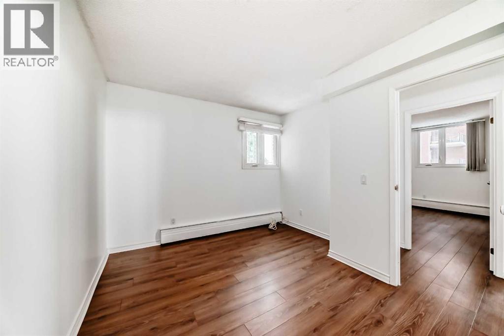 Single Family House for Sale in    Avenue SW Eau Claire Calgary 