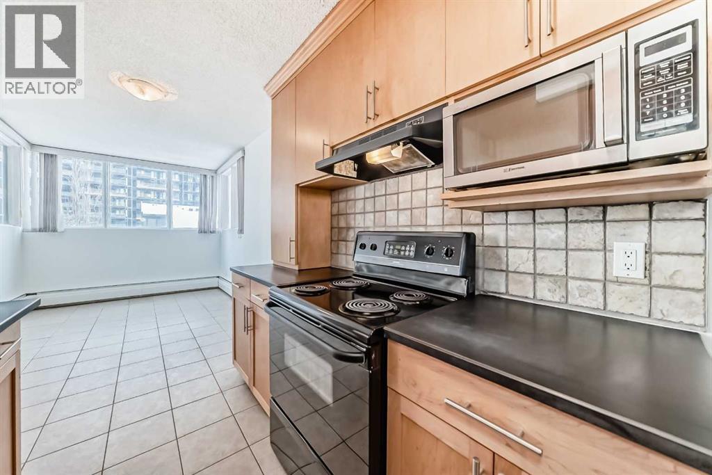 Single Family House for Sale in    Avenue SW Eau Claire Calgary 