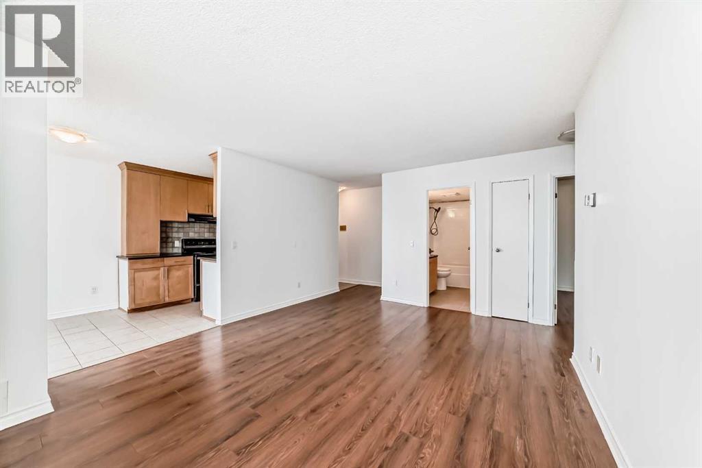 Single Family House for Sale in    Avenue SW Eau Claire Calgary 