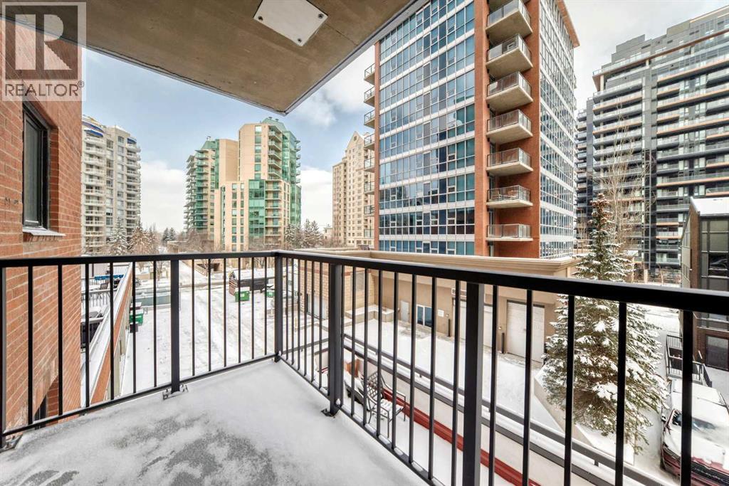 Single Family House for Sale in    Avenue SW Eau Claire Calgary 