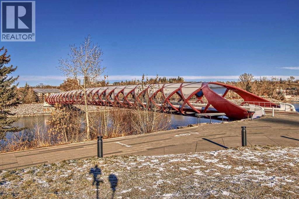 Single Family House for Sale in    Avenue SW Eau Claire Calgary 