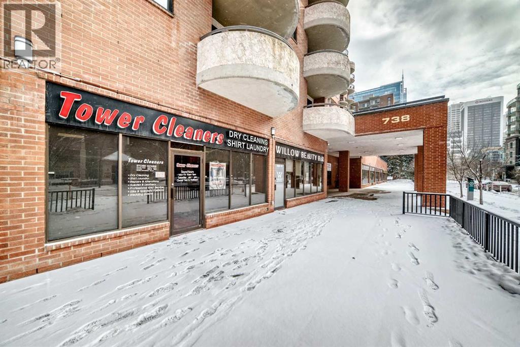 Single Family House for Sale in    Avenue SW Eau Claire Calgary 