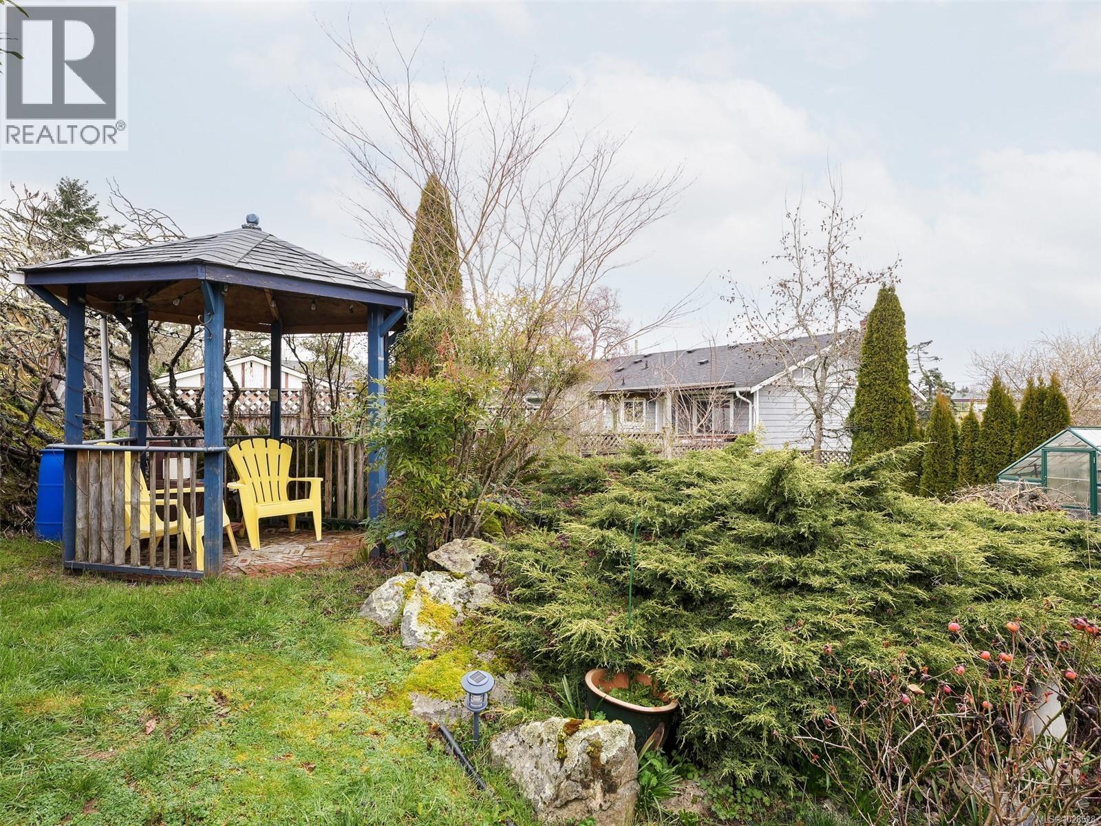  3044 Austin Avenue, Saanich