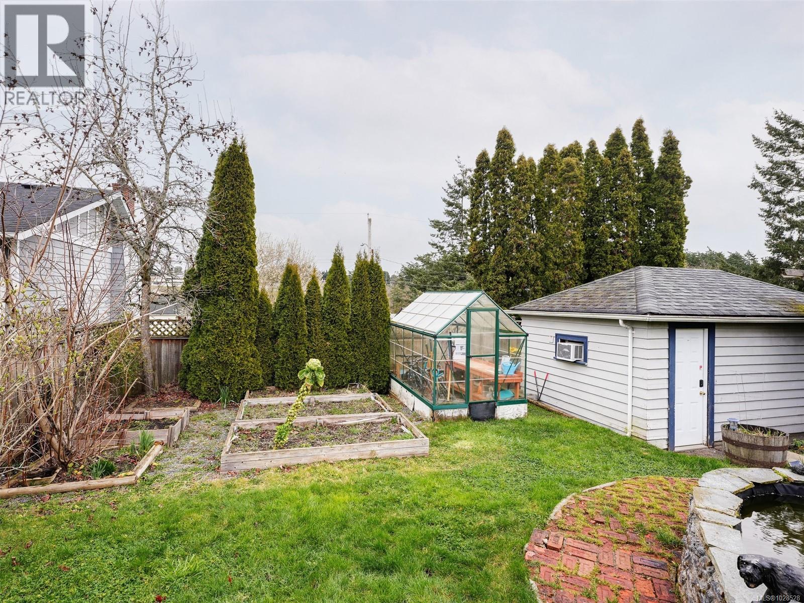  3044 Austin Avenue, Saanich