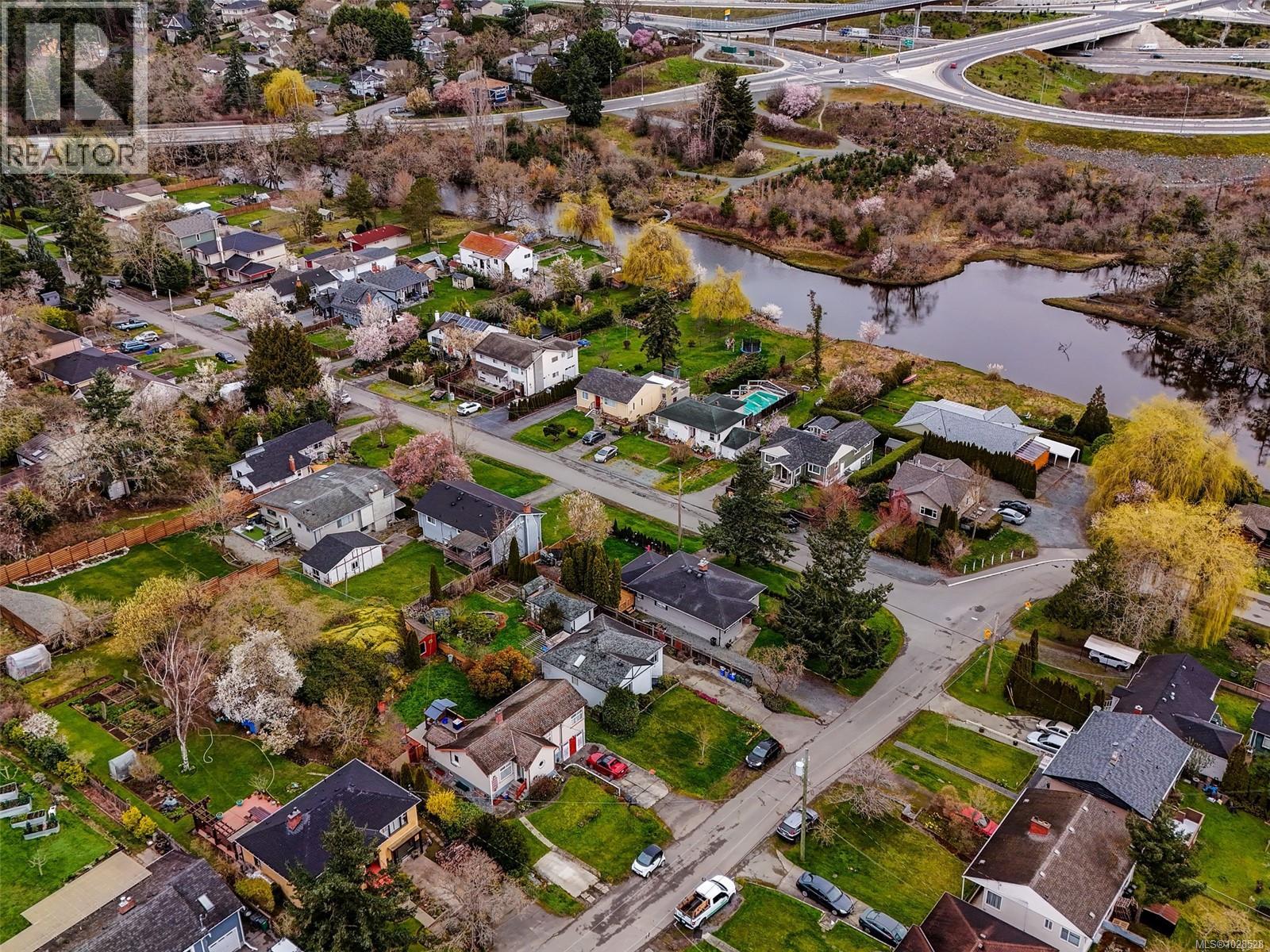  3044 Austin Avenue, Saanich