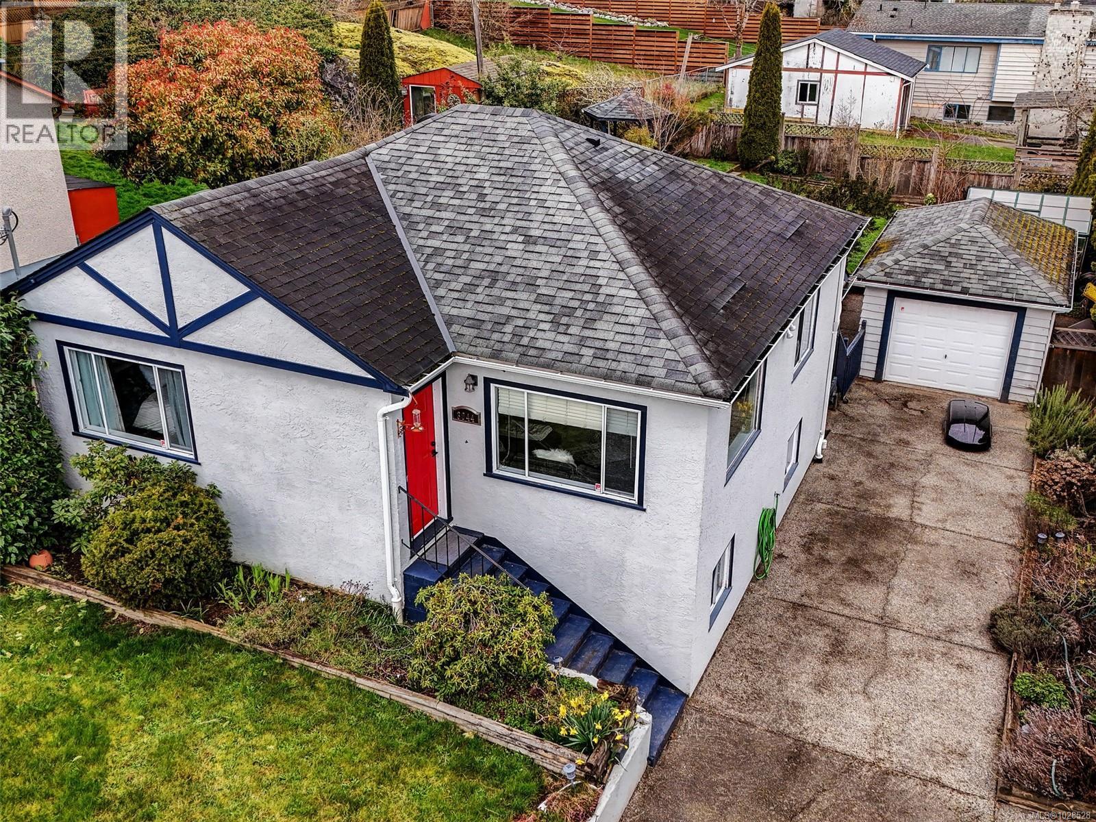  3044 Austin Avenue, Saanich