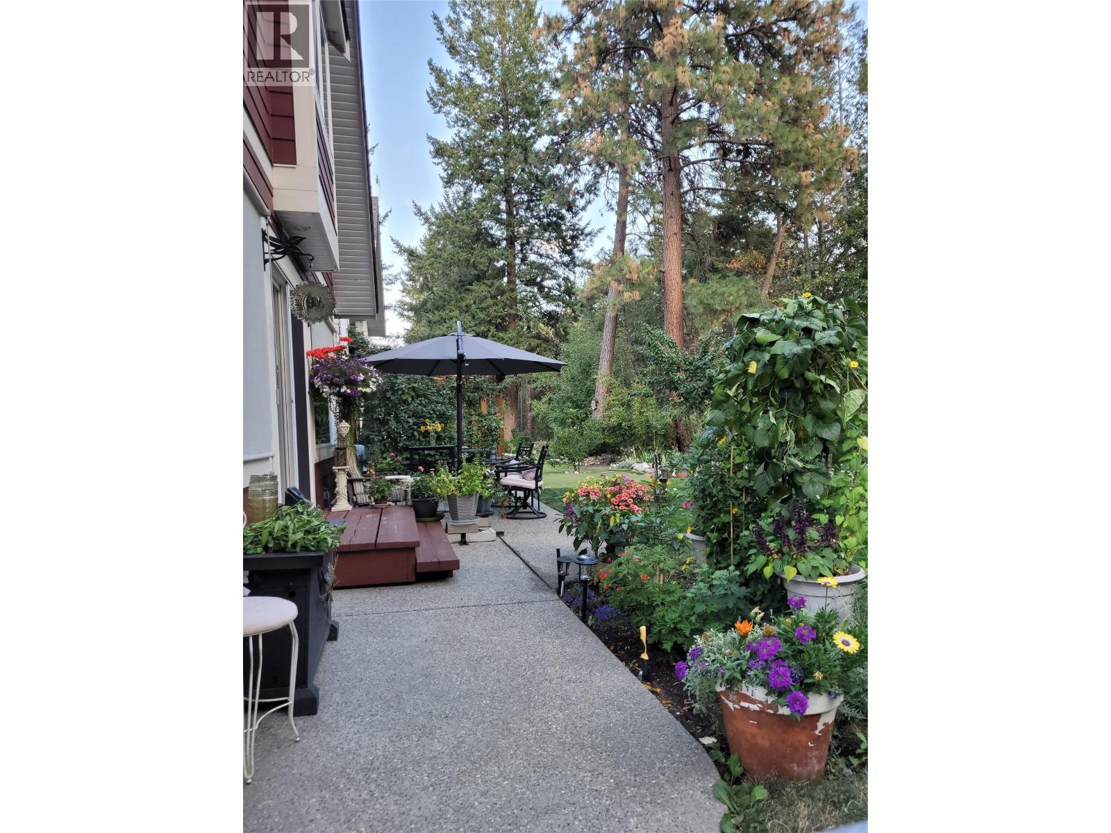 132 Falcon Avenue - 44