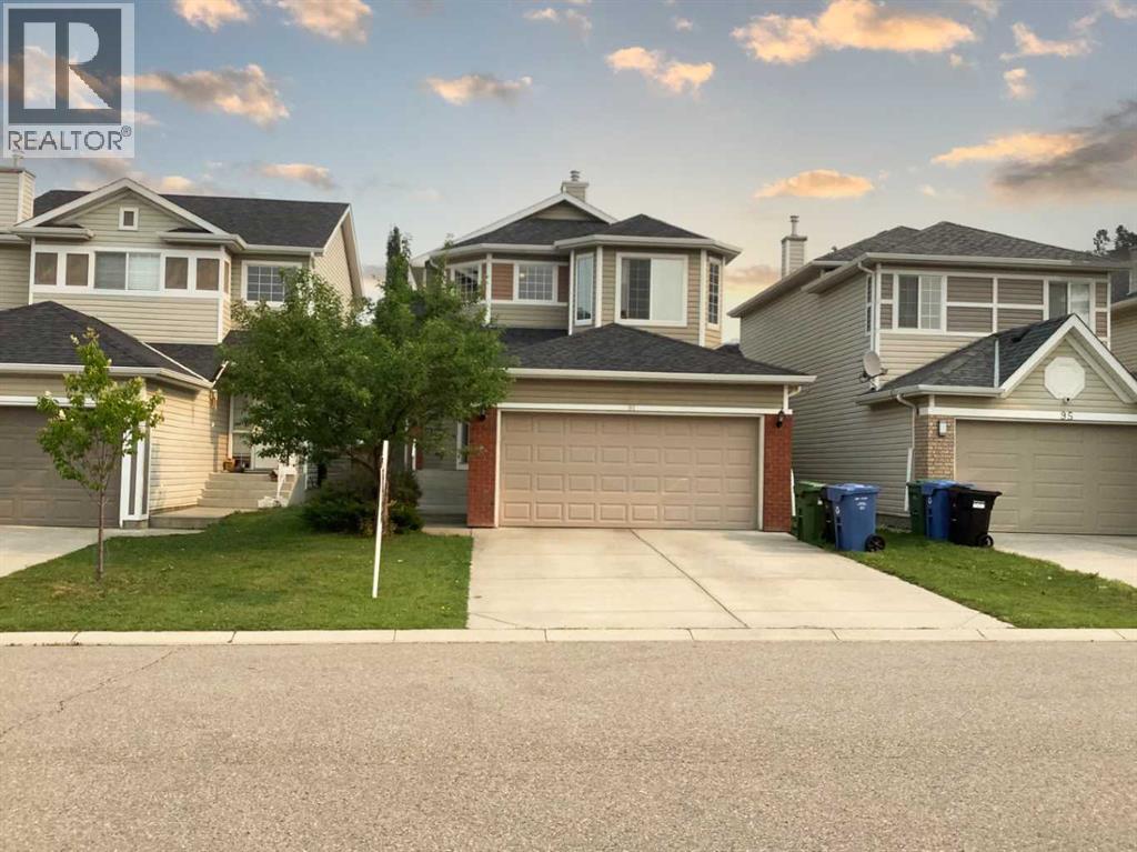 Single Family House for Sale in  Royal Elm Way NW Royal Oak Calgary 