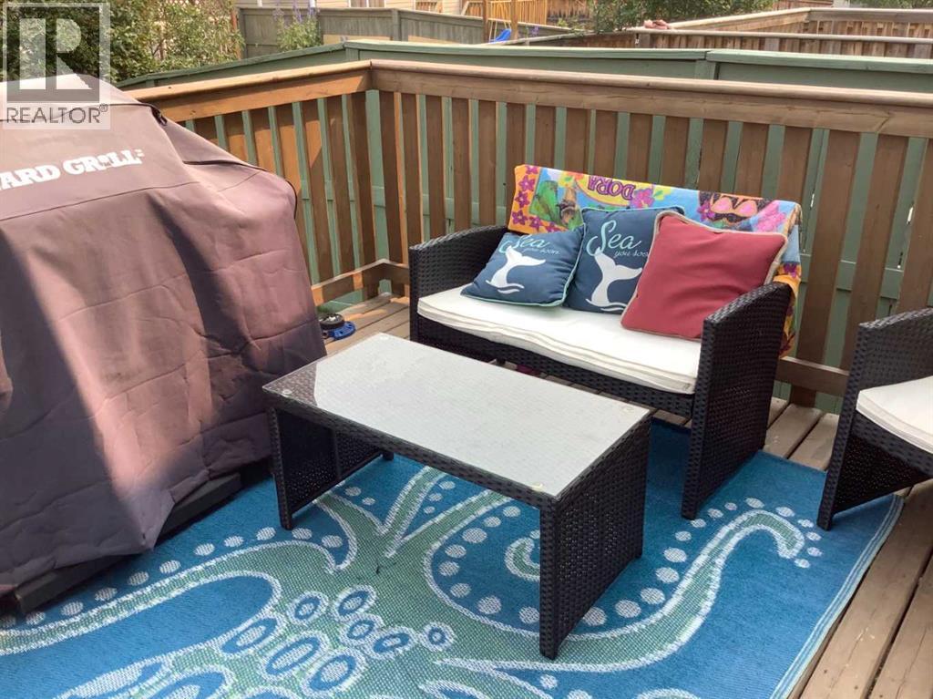 Single Family House for Sale in  Royal Elm Way NW Royal Oak Calgary 