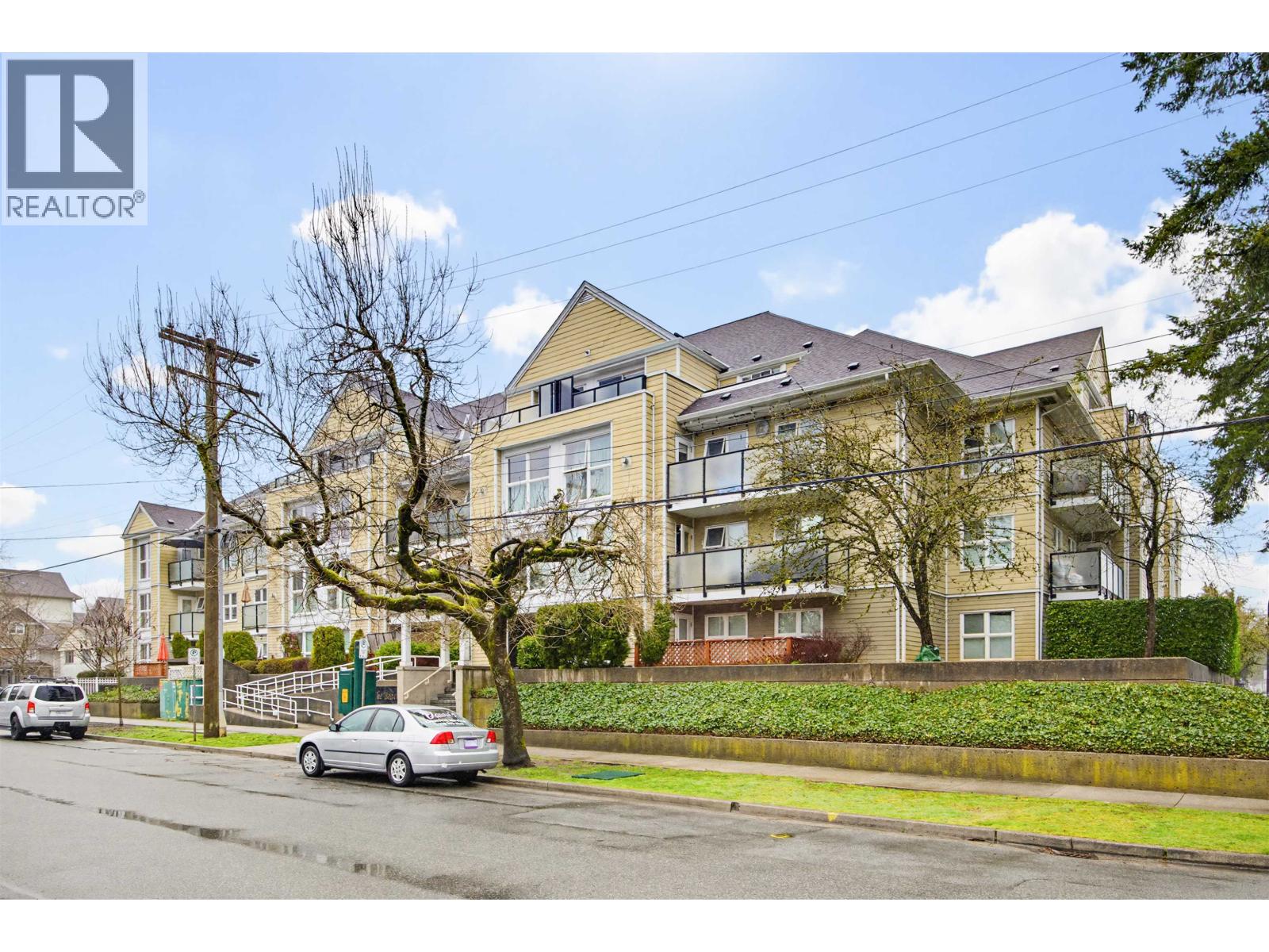 202 1519 GRANT Avenue - main photo