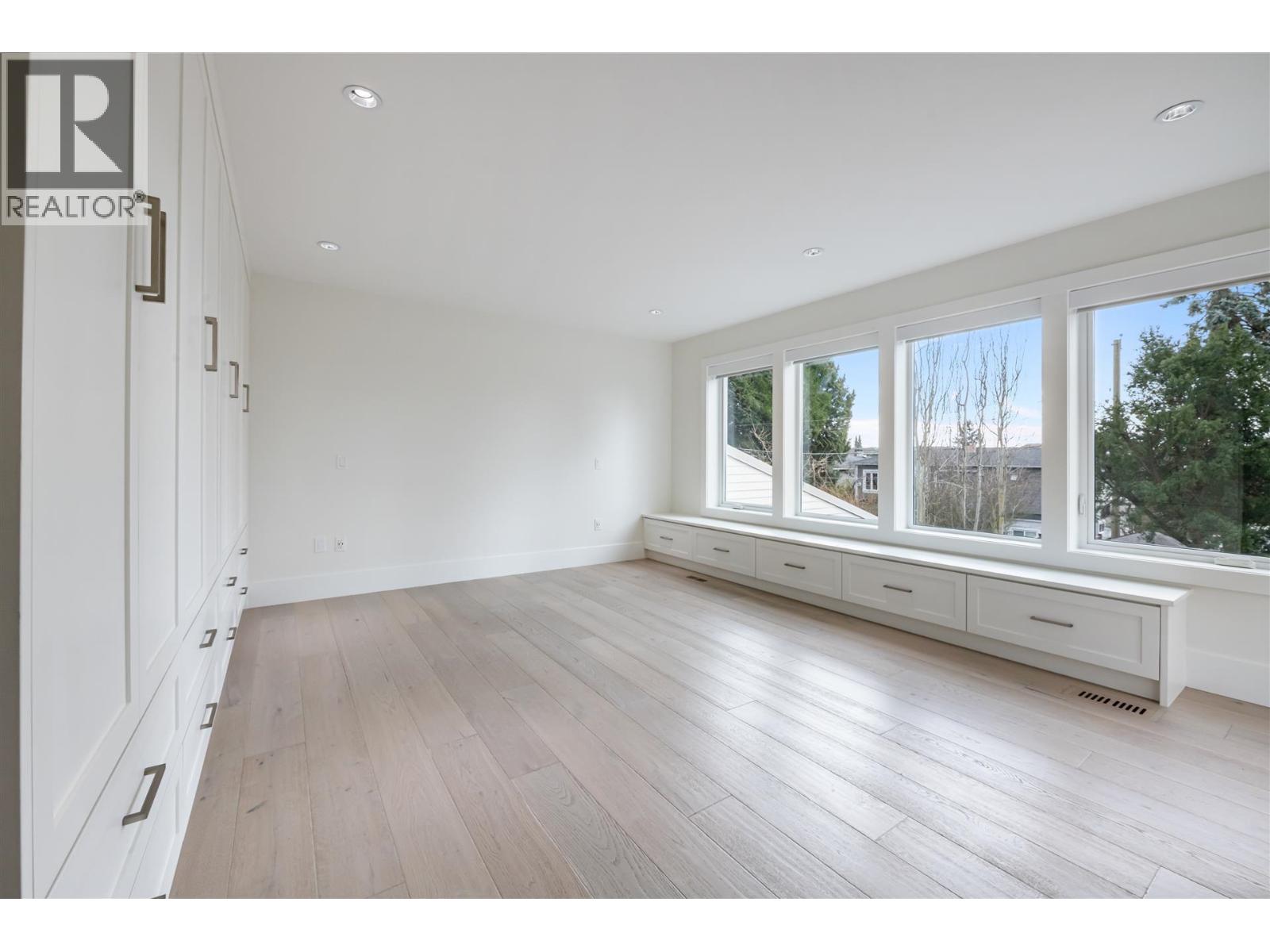 6220 LOCHDALE STREET, Burnaby